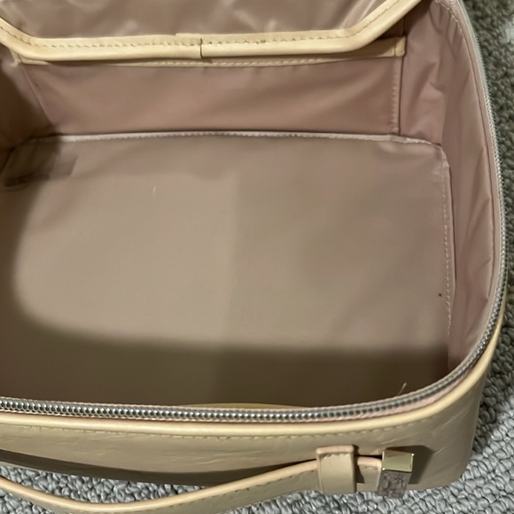 BEIS The Cosmetic Bag - Picture 8 of 8